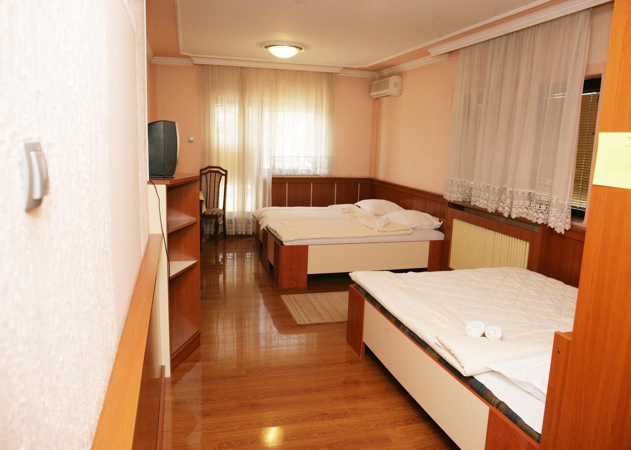 Motel Nana Баня-Лука Экстерьер фото