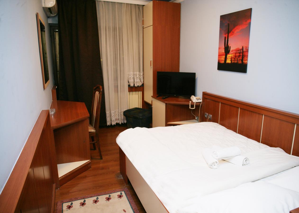 Motel Nana Баня-Лука Экстерьер фото