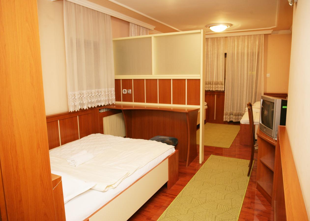 Motel Nana Баня-Лука Экстерьер фото